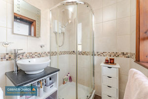 En-Suite- click for photo gallery